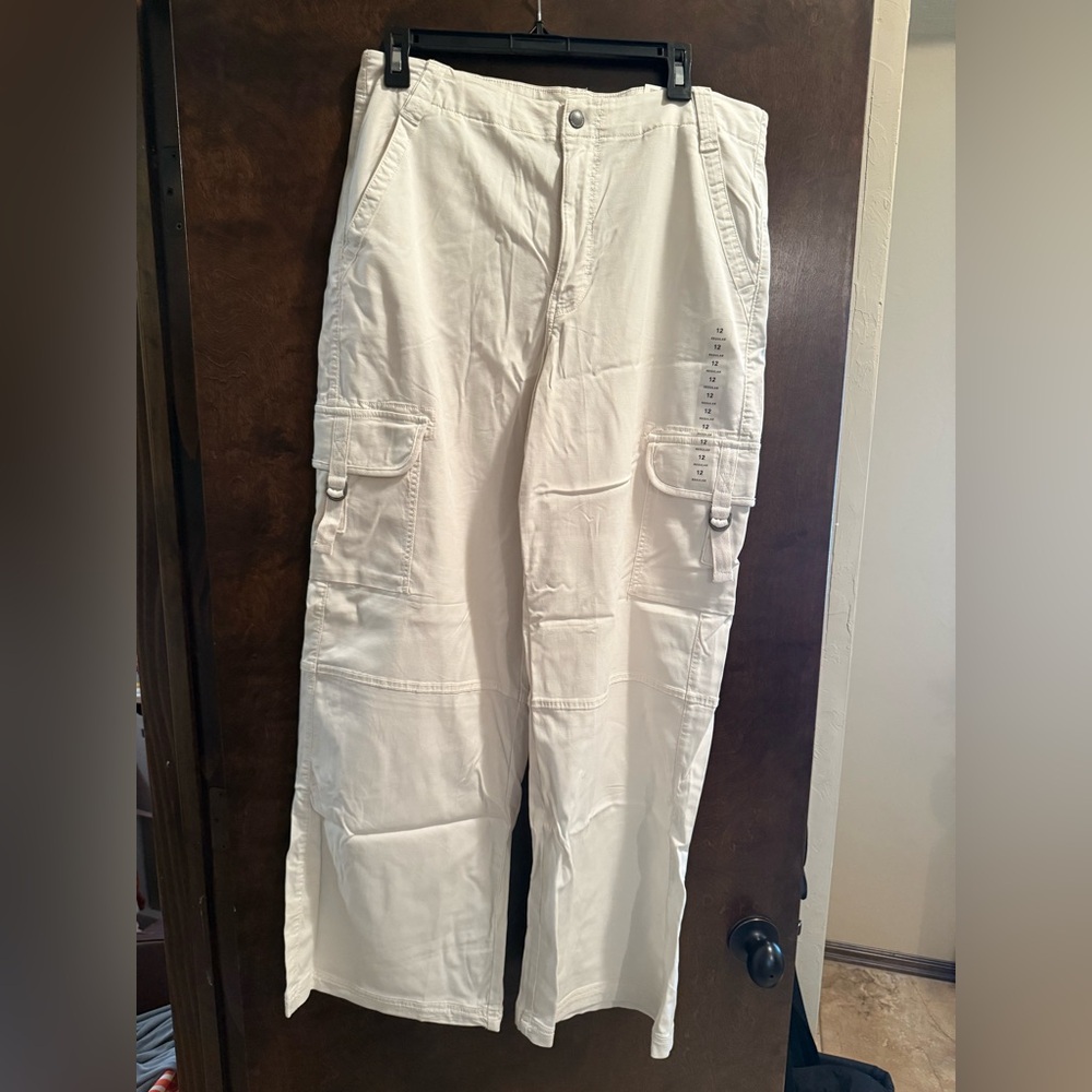 American Eagle Women’s Dreamy Drape Super high rise baggy wide leg - 12 cream